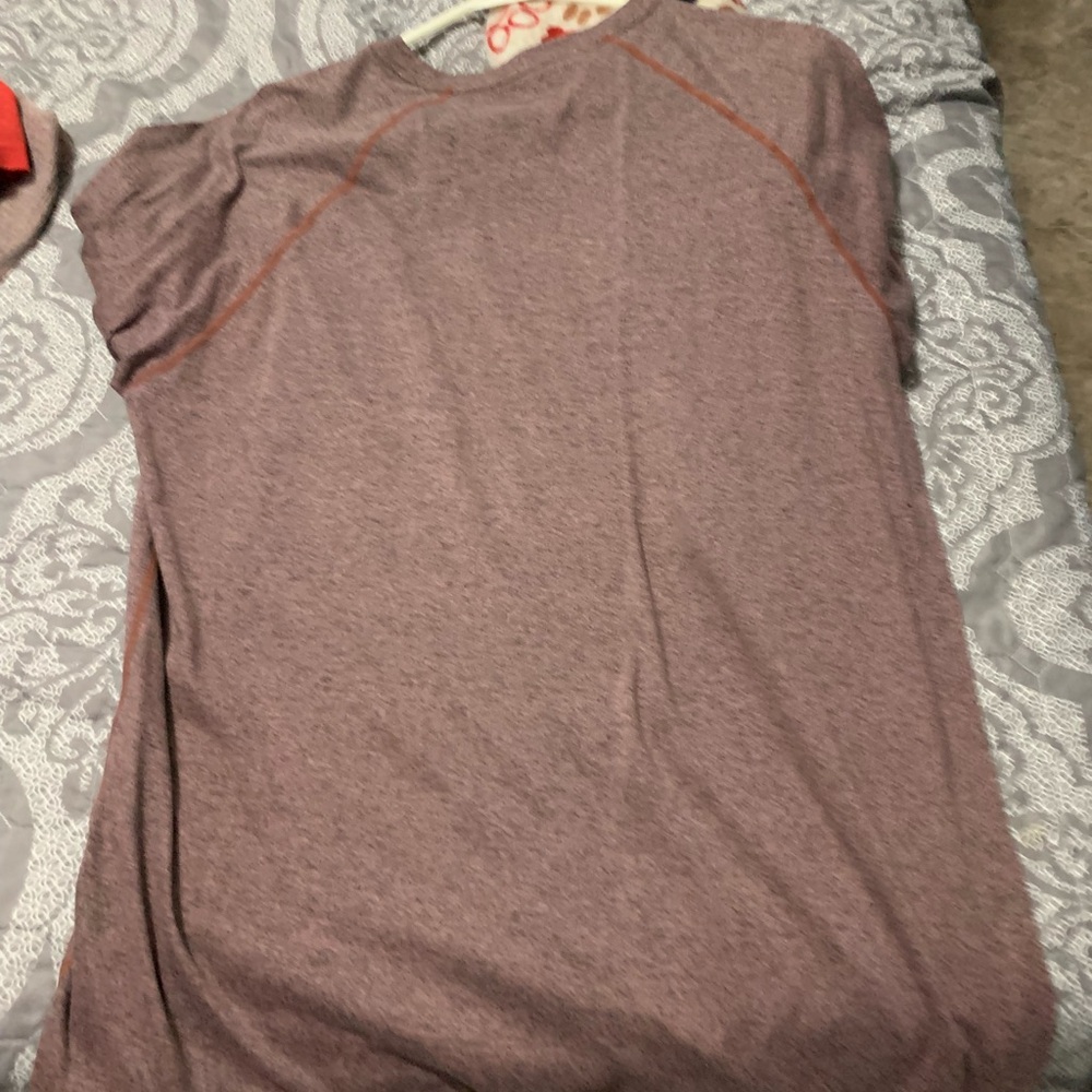 RHONE Heathered Maroon T-Shirt